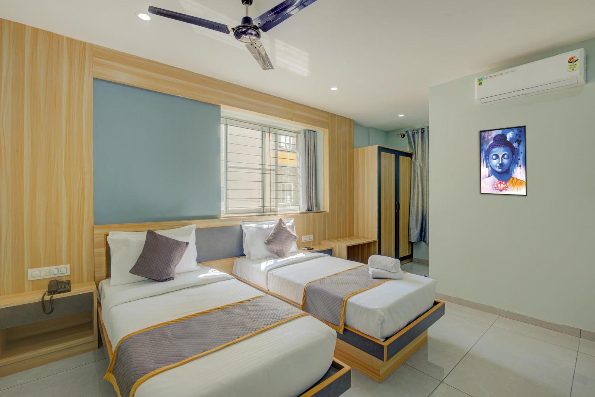 Hotel Park Lane Yelahanka Bangalore Exterior photo